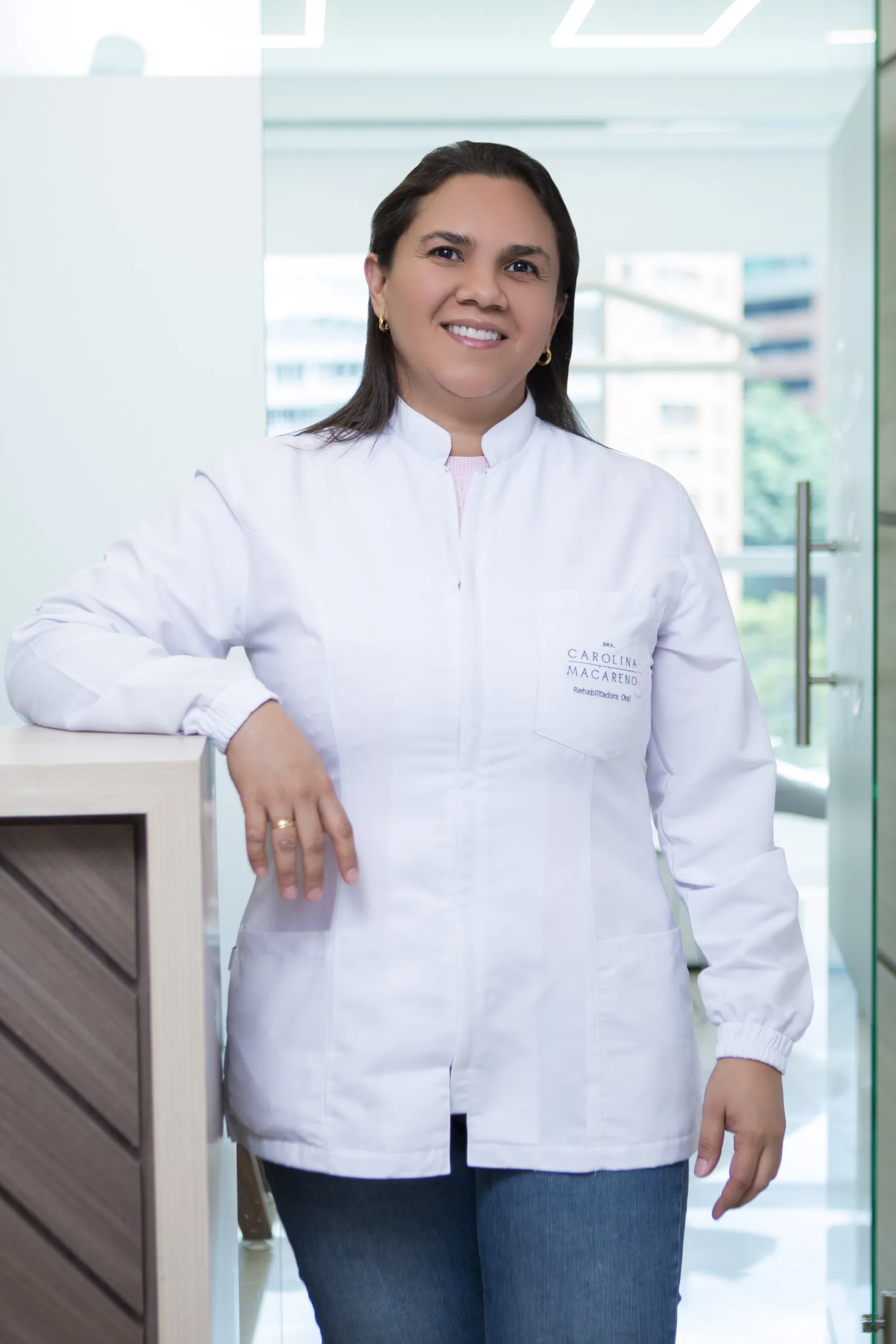 Dr. Carolina Macareno